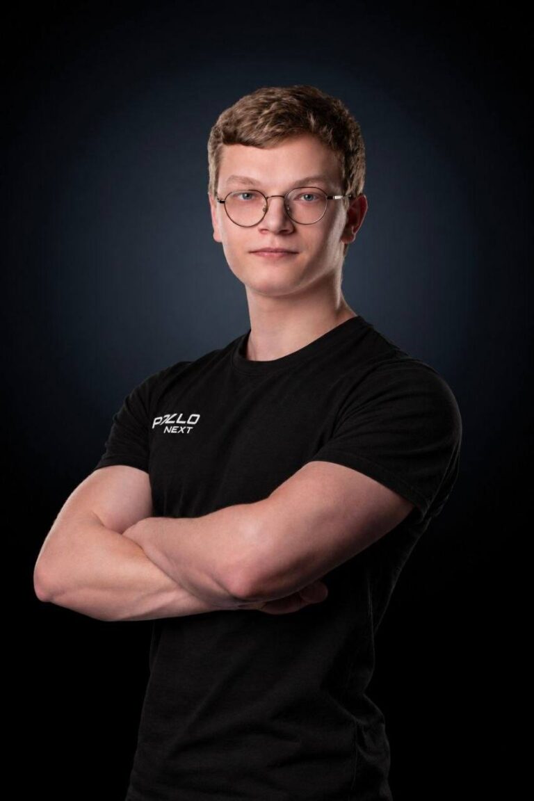 Дмитро Головин